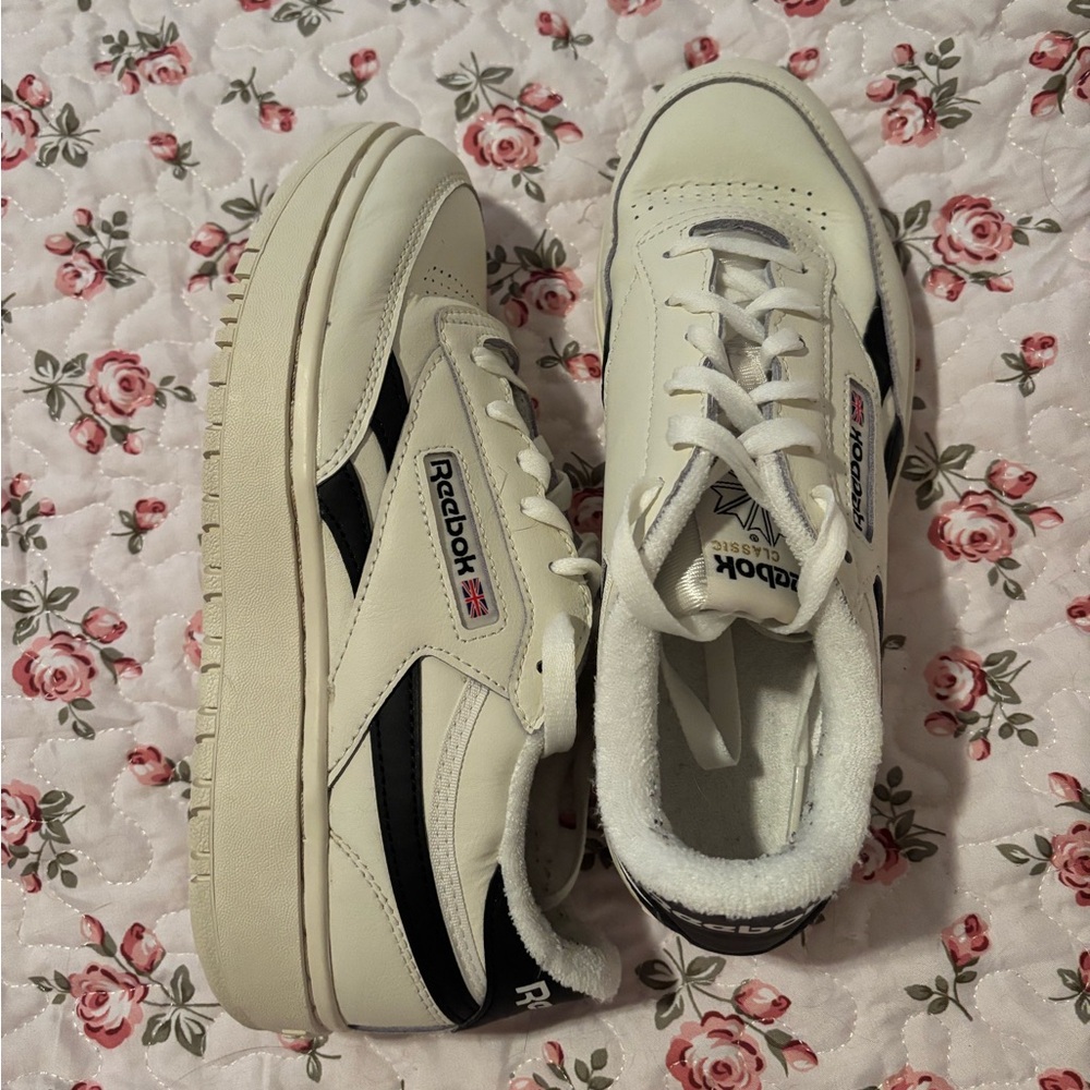 REEBOK CLUB C REVENGE SNEAKERS SIZE 8